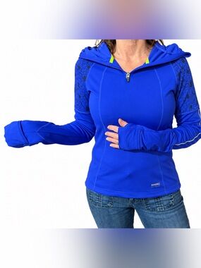 Running Room Fitwear Women's Cobalt Blue Hooded Performance Pullover